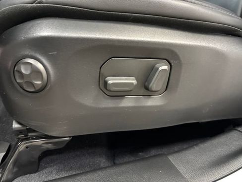 Used 2024 Jeep Wrangler Unlimited Rubicon AWD/4WD image 31