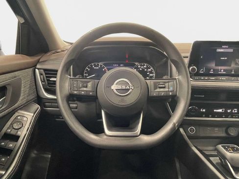 Used 2023 Nissan Rogue SV AWD/4WD image 13