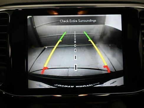 Used 2022 Jeep Grand Cherokee Laredo X image 19