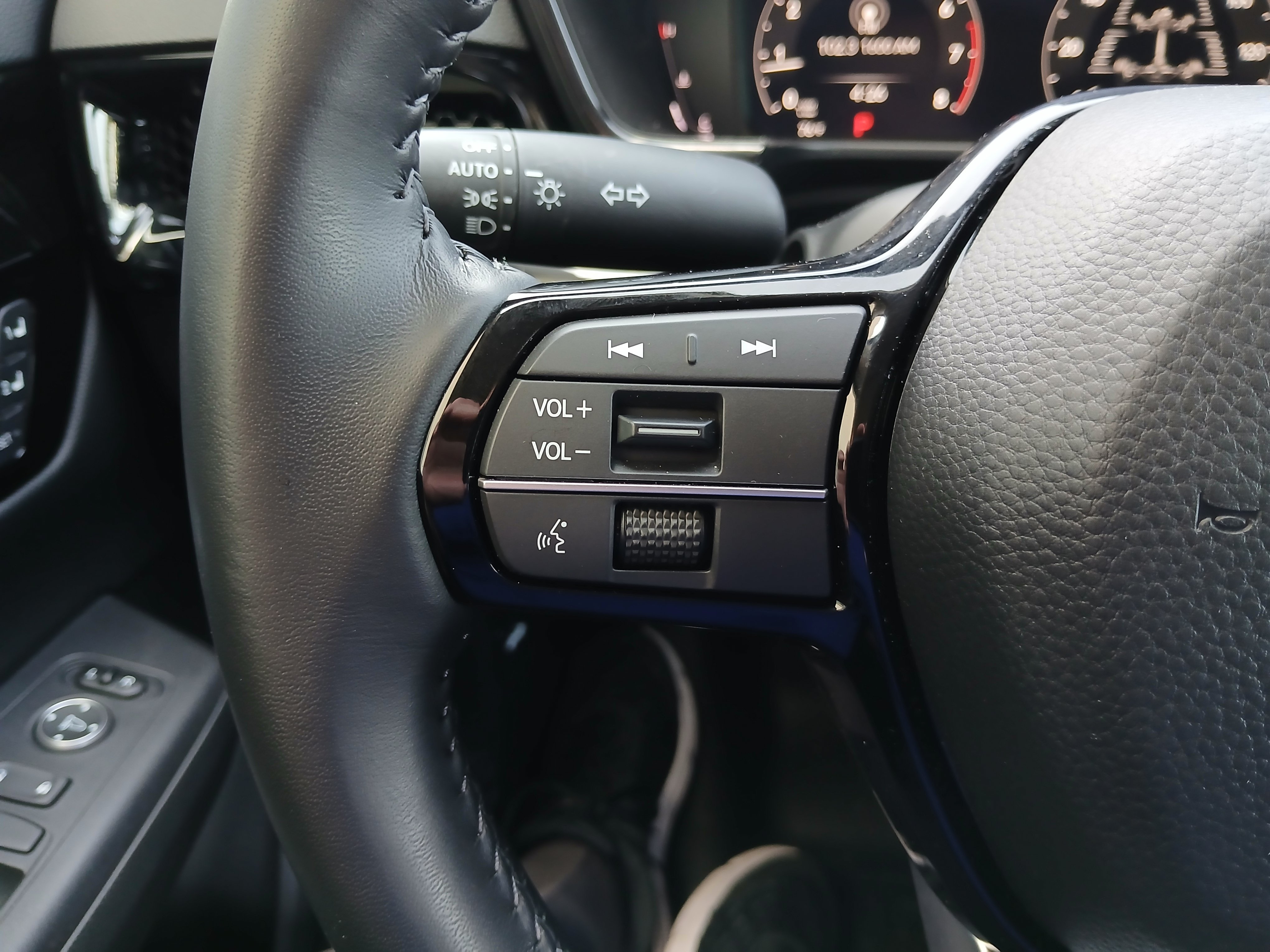 Used 2026 Honda CR-V EX-L image 11