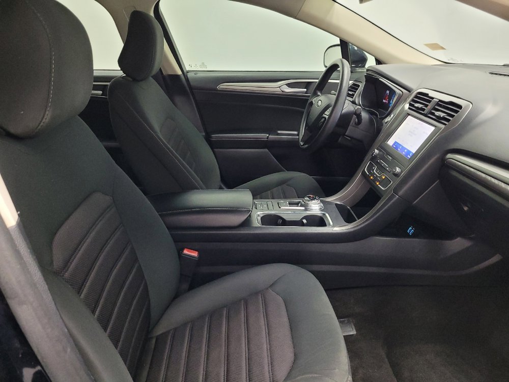 Used 2020 Ford Fusion SE FWD image 21