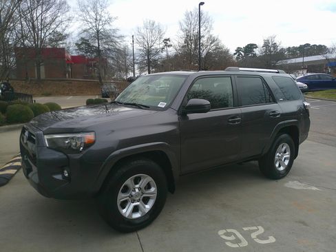 Used 2021 Toyota 4Runner SR5 image 7