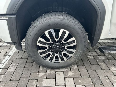 Used 2025 GMC Sierra 2500 Denali Ultimate image 49