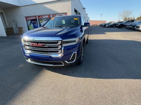 Certified 2023 GMC Acadia SLE w/ Driver Convenience Package image 3