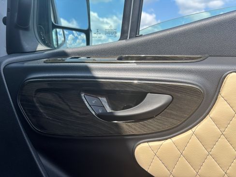 Used 2020 Mercedes-Benz Sprinter 2500 w/ Windows All Around Package image 23