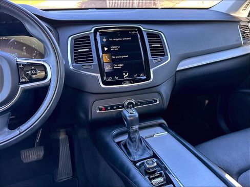 Used 2021 Volvo XC90 T5 Momentum w/ Climate Package AWD/4WD image 9