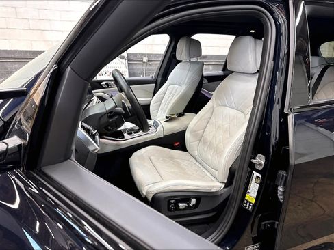 Used 2024 BMW X5 M60i AWD/4WD image 27