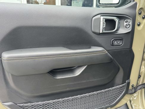 New 2025 Jeep Wrangler Unlimited Rubicon 392 image 28