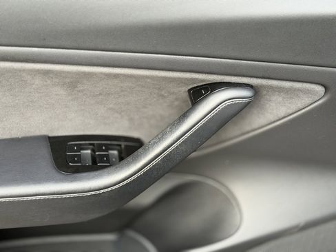 Used 2018 Tesla Model 3 image 29