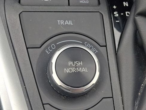 Used 2025 Toyota RAV4 LE AWD/4WD image 23