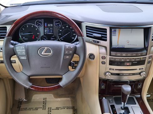 Used 2014 Lexus LX 570 4WD image 36