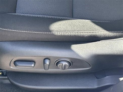 Used 2024 Chevrolet Blazer LT w/ Convenience Package image 17