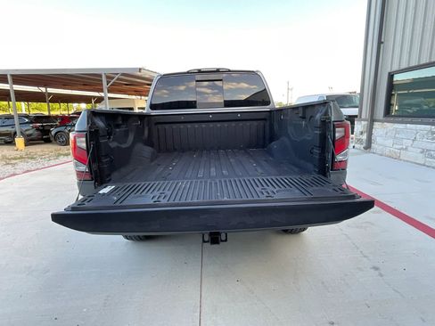 Used 2021 Nissan Titan PRO-4X w/ Pro-4x Convenience Package AWD/4WD image 16