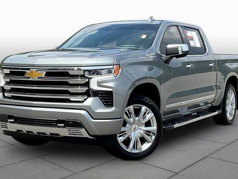 Used 2026 Chevrolet Silverado 1500 High Country w/ High Country Premium Package AWD/4WD image 2
