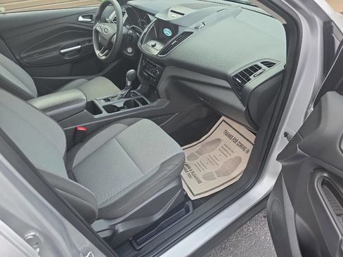 Used 2017 Ford Escape SE w/ Equipment Group 201A FWD image 14