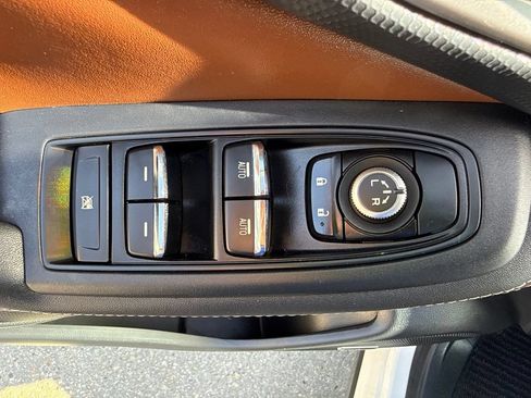 Used 2022 Subaru Forester Touring AWD/4WD image 9