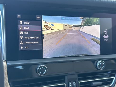 Certified 2023 Porsche Macan AWD/4WD image 20