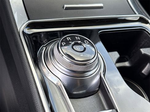 Used 2019 Ford Edge Titanium image 41