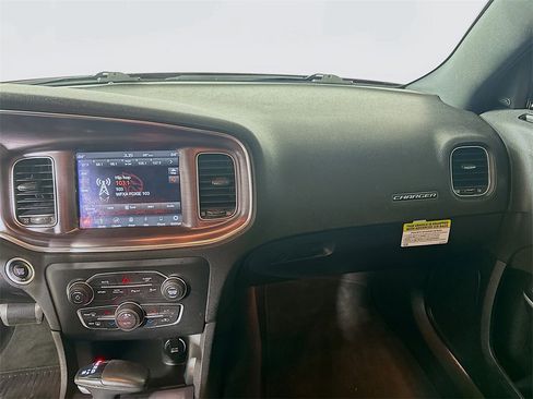 Used 2018 Dodge Charger R/T Scat Pack image 17
