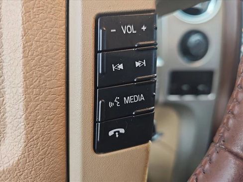 Used 2013 Ford F150 King Ranch w/ King Ranch Luxury Pkg image 21