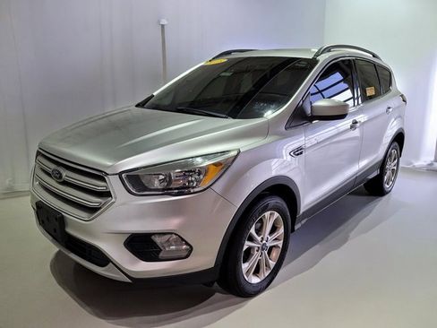 Used 2018 Ford Escape SE w/ Ford Safe & Smart Package image 13