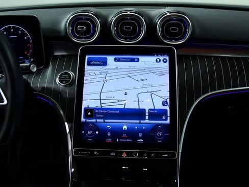 Used 2023 Mercedes-Benz C 300 Sedan image 21