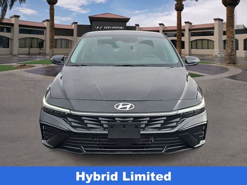 Certified 2025 Hyundai Elantra Limited image 3