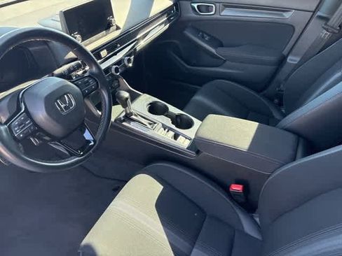 Used 2023 Honda Civic Sport image 9