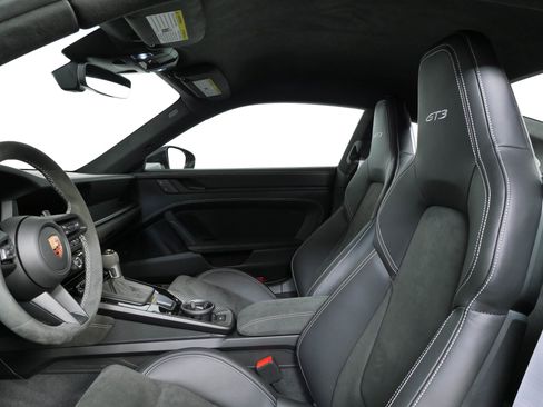 Certified 2026 Porsche 911 GT3 RWD image 5