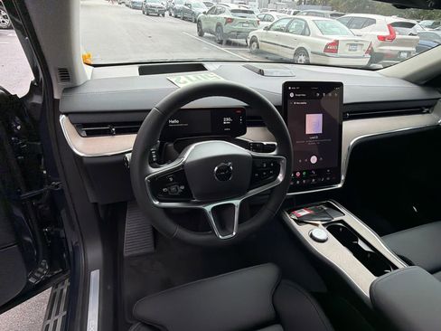 Certified 2025 Volvo EX90 Ultra image 28
