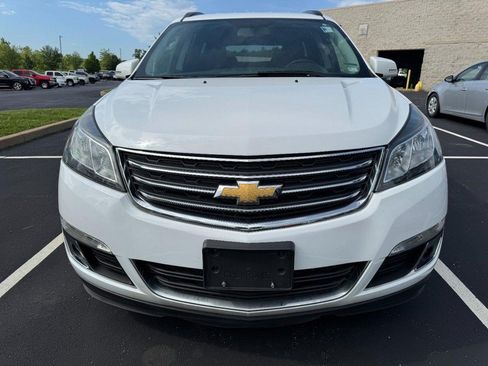 Used 2017 Chevrolet Traverse LT FWD image 2