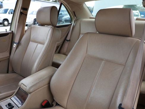 Used 2000 Mercedes-Benz E 320 4MATIC Sedan image 12