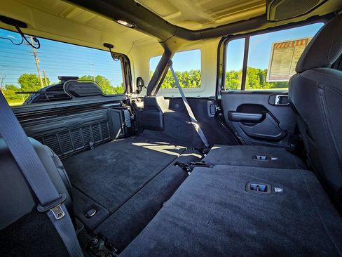 Used 2021 Jeep Wrangler Unlimited Sport AWD/4WD image 35