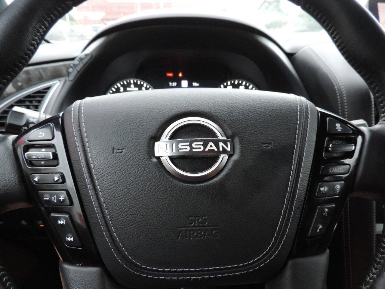 Used 2023 Nissan Armada Platinum w/ Captain's Chairs Package RWD image 32