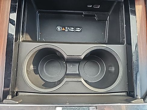 Certified 2025 GMC Yukon Denali image 24