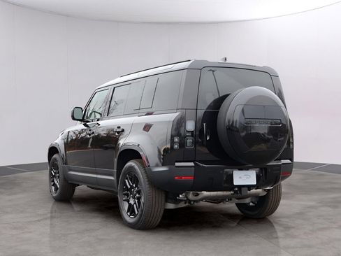 New 2026 Land Rover Defender 110 S image 7