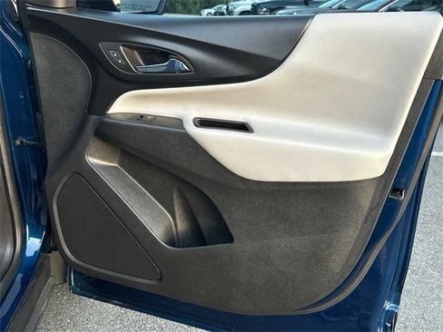 Used 2022 Chevrolet Equinox LS image 12
