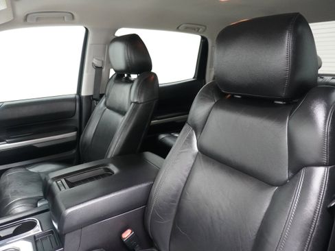 Used 2015 Toyota Tundra SR5 w/ SR5 Upgrade Package AWD/4WD image 10