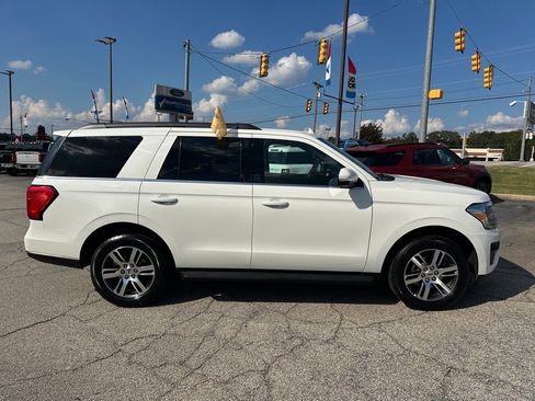 Certified 2024 Ford Expedition XLT image 2