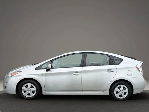 Used 2011 Toyota Prius Three w/ Navigation Pkg image 8