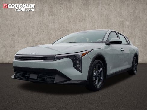 New 2025 Kia K4 LXS image 3