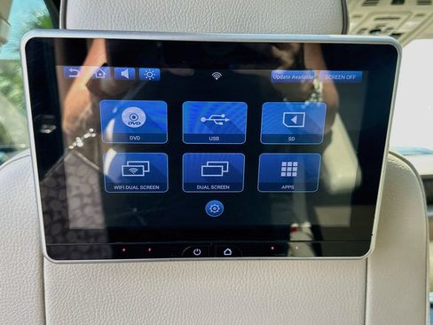 Used 2022 GMC Yukon XL Denali w/ Advanced Technology Package AWD/4WD image 26