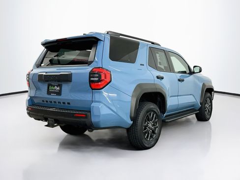 Used 2025 Toyota 4Runner SR5 AWD/4WD image 9