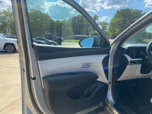 Used 2025 Hyundai Tucson SE AWD/4WD image 18
