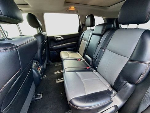 Used 2020 Nissan Pathfinder SL AWD/4WD image 21