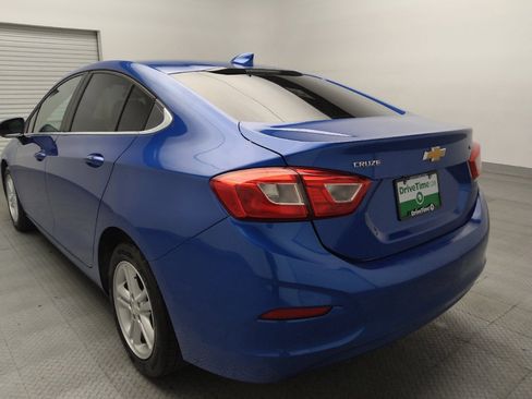 Used 2018 Chevrolet Cruze LT w/ Convenience Package FWD image 5