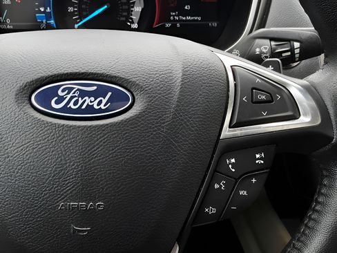 Used 2018 Ford Fusion SE w/ Fusion SE Technology Package FWD image 29