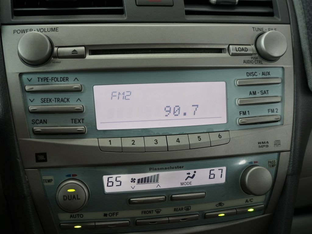 Used 2009 Toyota Camry SE FWD image 23