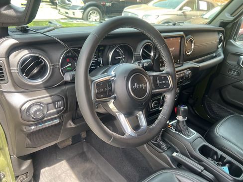 Used 2023 Jeep Wrangler Unlimited Sahara w/ Cold Weather Group AWD/4WD image 18