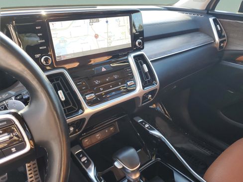 Used 2022 Kia Sorento SX Prestige w/ Rust Color Package image 27